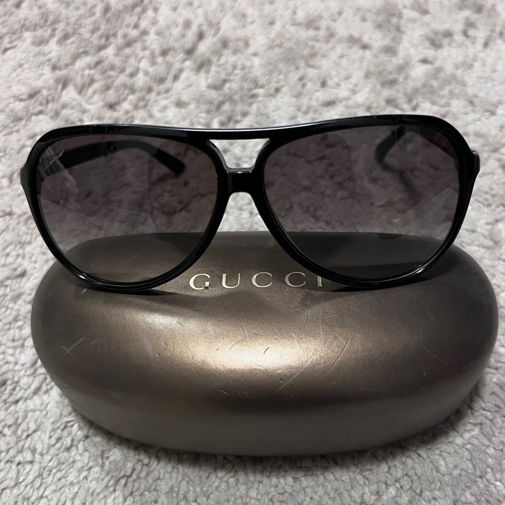 💫SOLD💫 Vintage 2000’s Gucci Black Aviator Shades